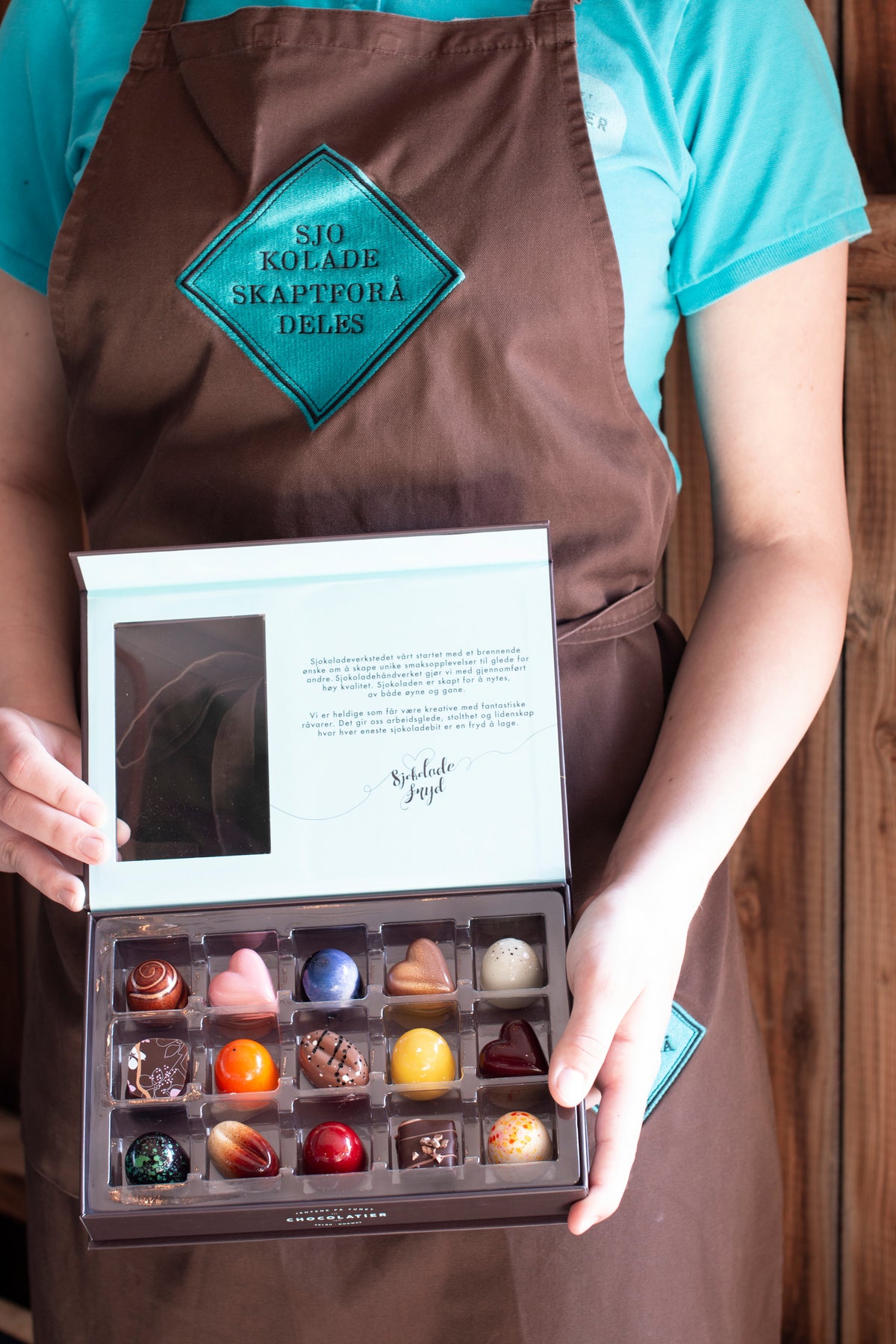 Gaveeske 15 biter Sjokoladefryd - Kort holdbarhet!