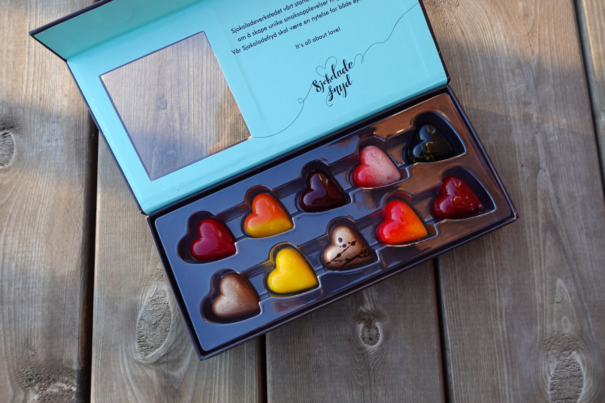 Gaveeske 10 biter SJOKOLADEHJERTER - Kort holdbarhet!