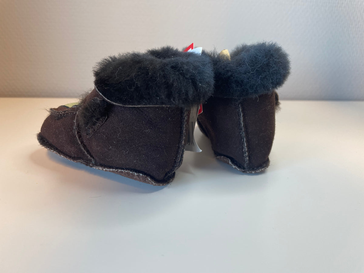 Skinntøfler til baby - Mørkebrun med Mikke Mus