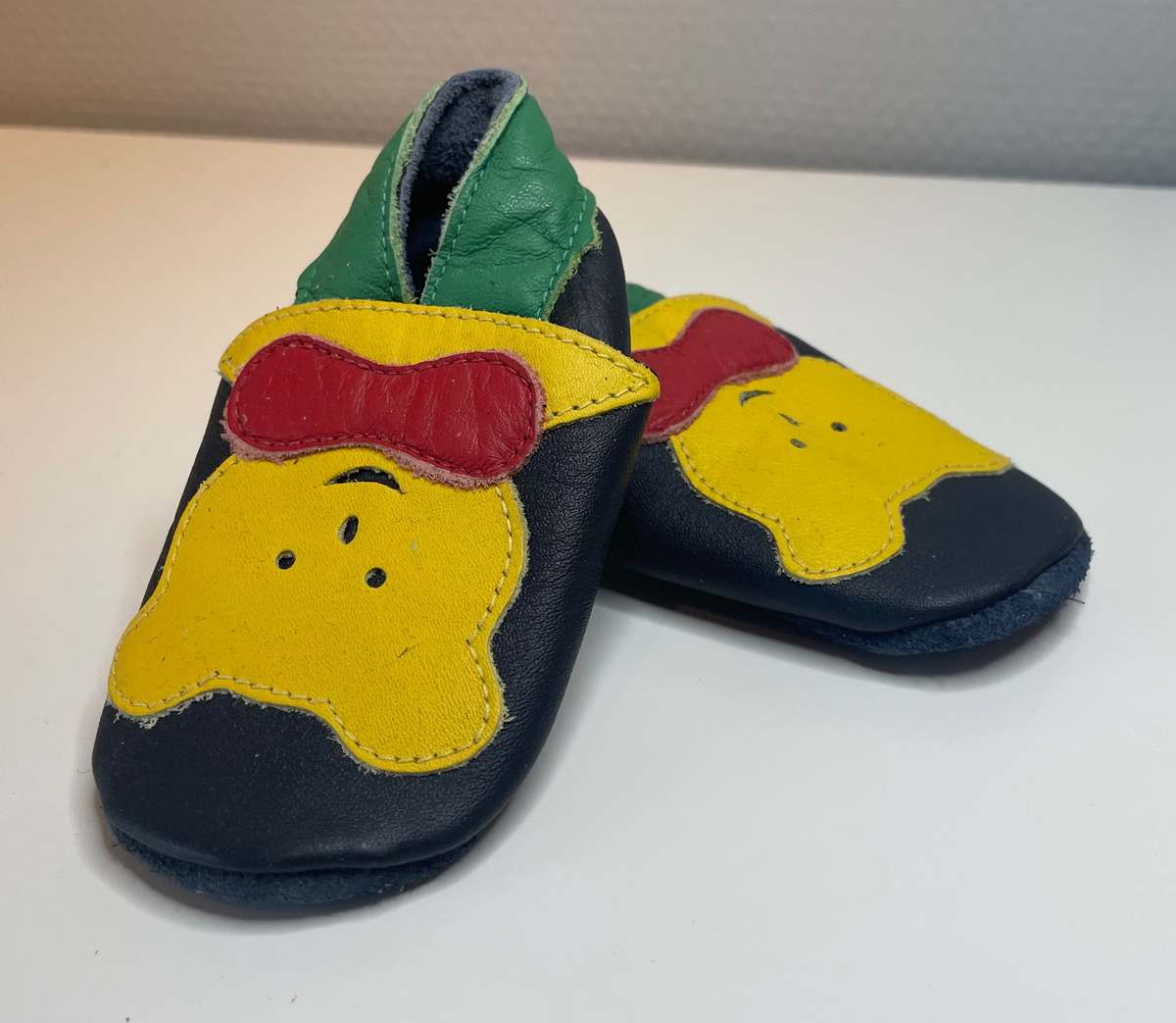 Skinntøfler til baby - Gul Bamse
