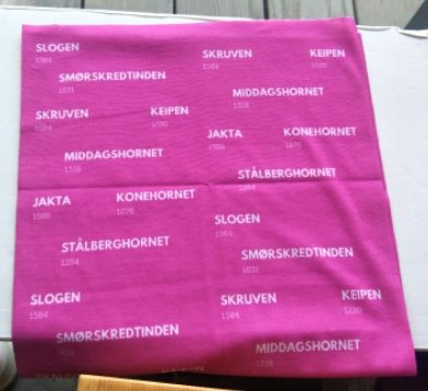 hals øyefjell rosa 3